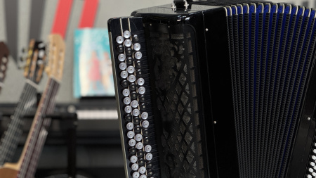 Баян "Ясная Поляна" мастеровой (черный)