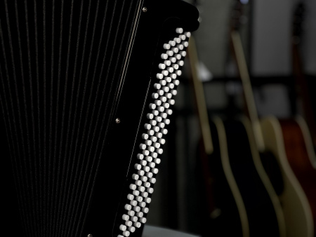 Баян "Юпитер-2" цельнопланочный 55/92х52/100