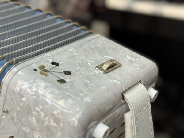 "Многотембровая" 27/25, до мажор // Люкс