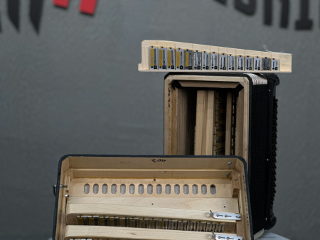 Баян «Уменьшенный» 77/46/80 (черный)