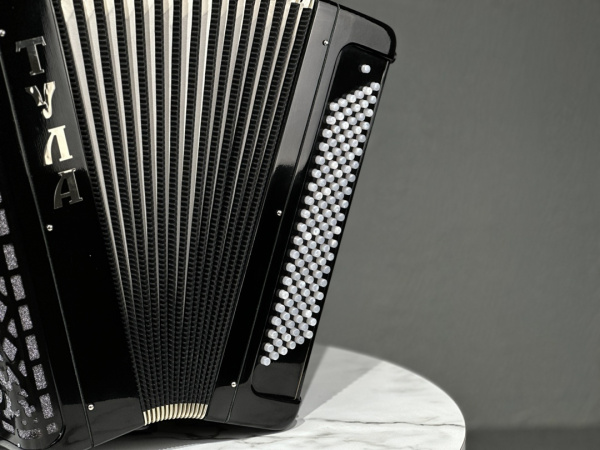 Баян «Тула» ЦЕЛЬНОПЛАНОЧНЫЙ (черный)