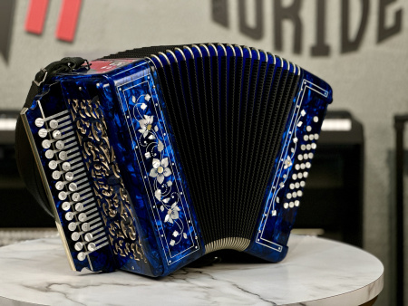 Гармонь "Заказная" Ля диез мажор
