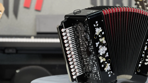 Гармонь «Заказная» 27/25 фа мажор