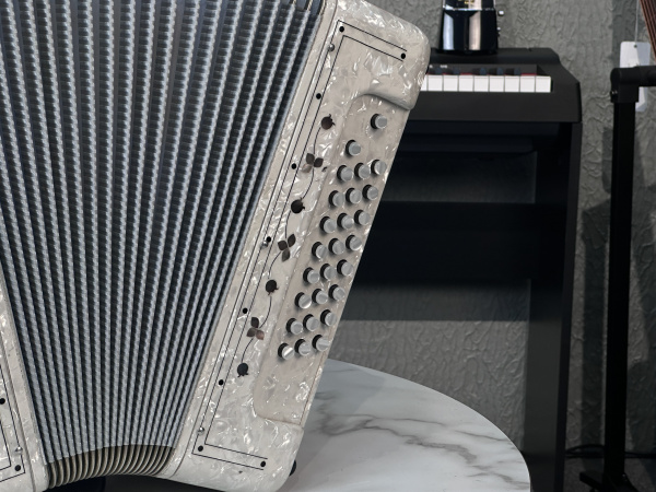 Многотембровая до диез мажор (белая)