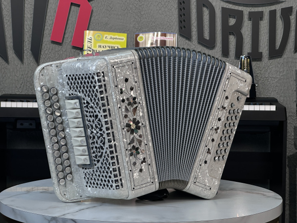 Многотембровая до диез мажор (белая)