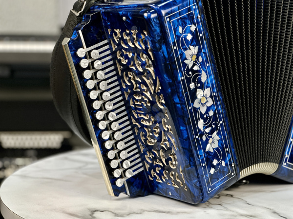 Гармонь "Заказная" Ля диез мажор