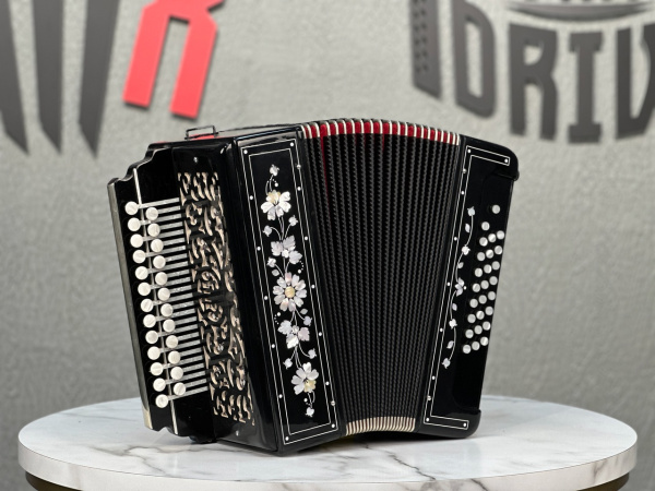 Гармонь "Заказная" ре# мажор (черная) 25/25